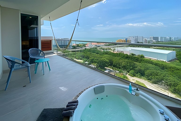 1 Bedroom with Jacuzzi. Sea and Swamp View