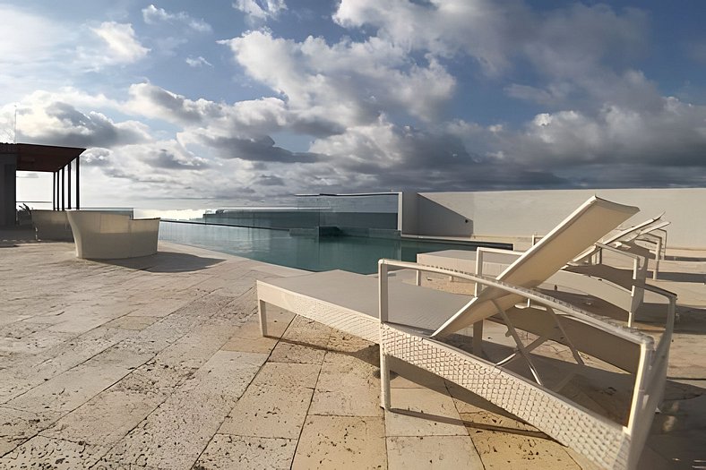 2 Bedroom Apartment Sea View. Pool