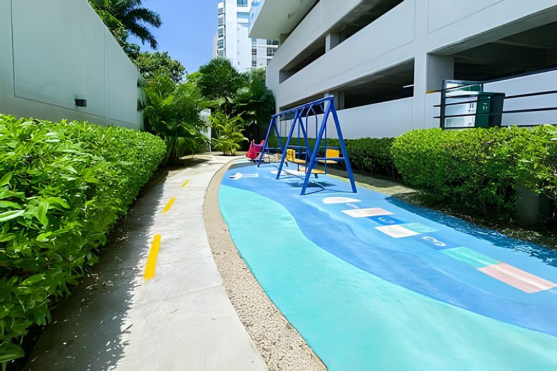 2 Bedroom Apartment. Jacuzzi and Sea View