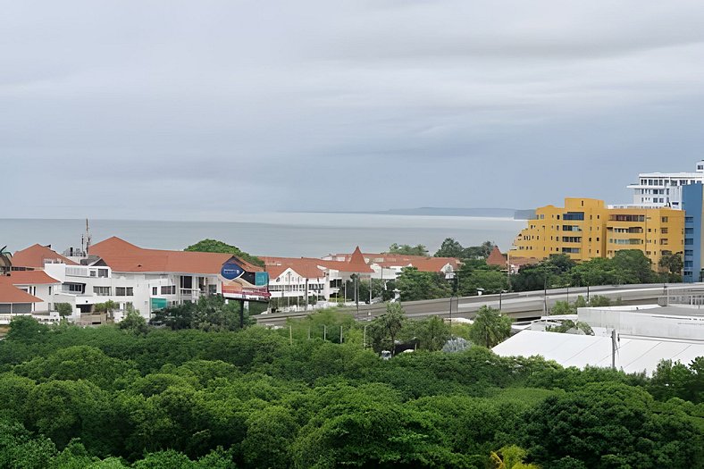 2 Bedrooms Jacuzzi and Sea View. Beach Front