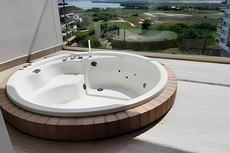 2 Dormitorios Jacuzzi y Vista Mar. Frente a playa